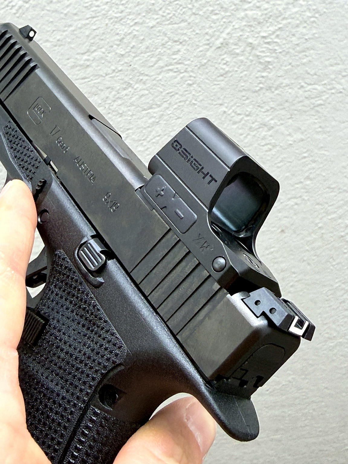 OSIGHT XR seitlich auf einer Glock 17 Gen6 montiert